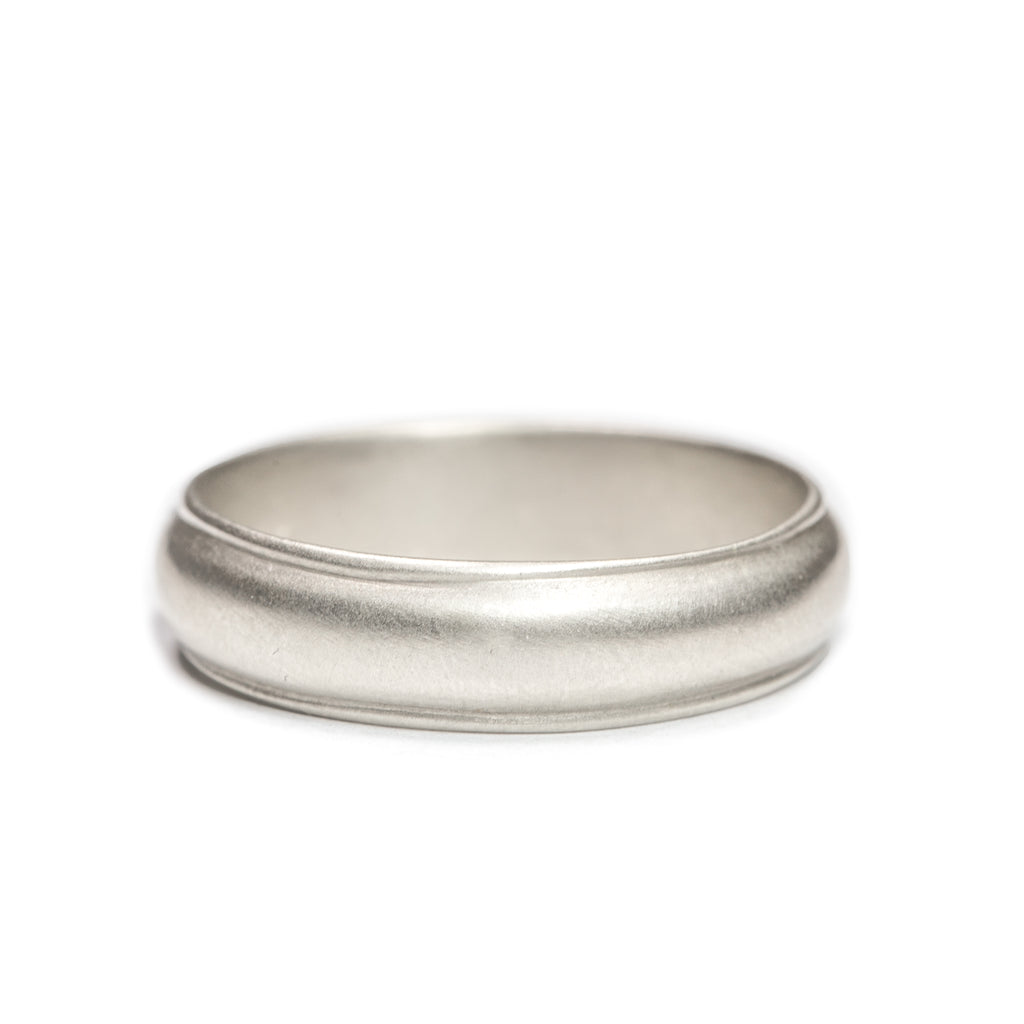 <!--RG546-->large half-round wedding band with rails