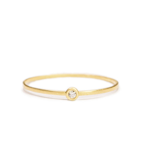 <!--RG251-->dainty dot ring with diamond