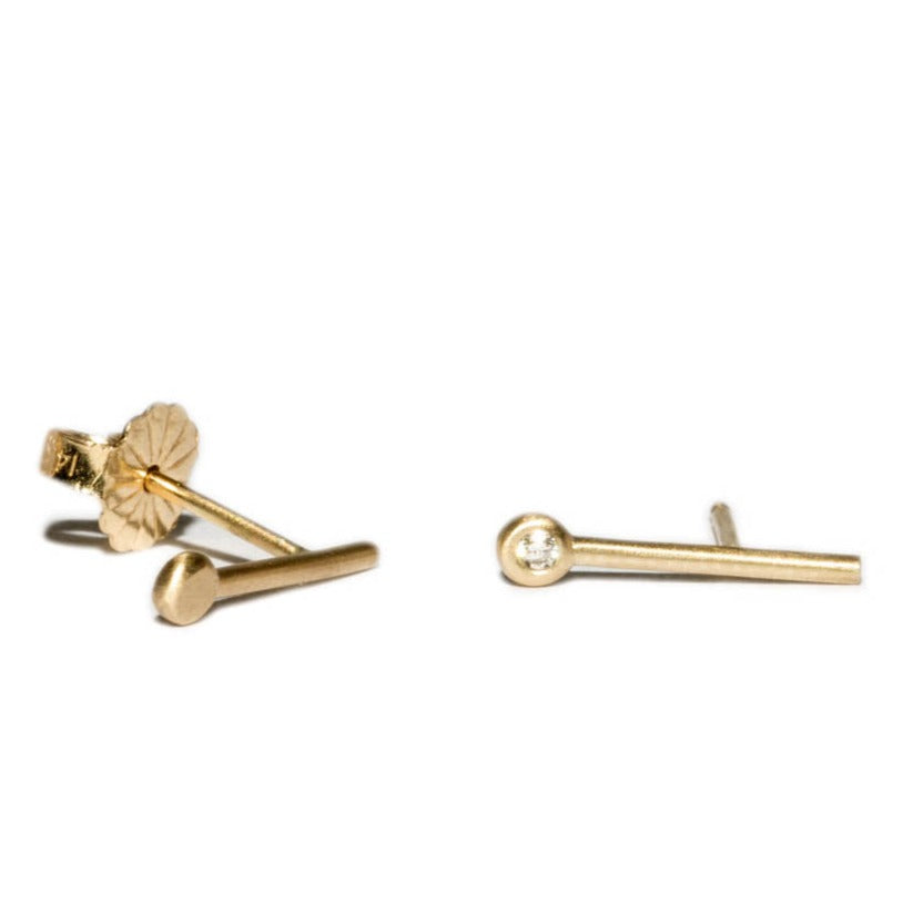 <!--ER880-->exclamation studs