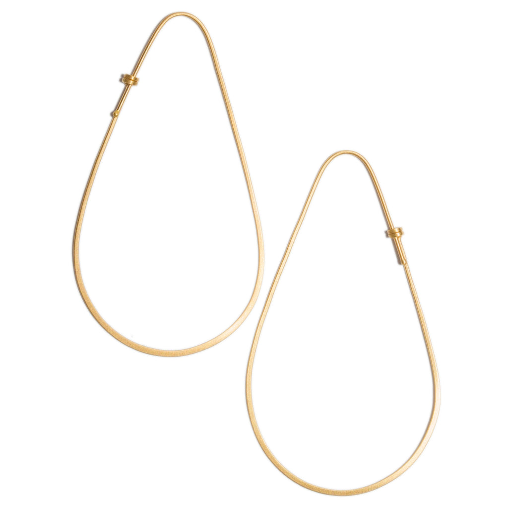 <!--ER854-->teardrop dainty hoops