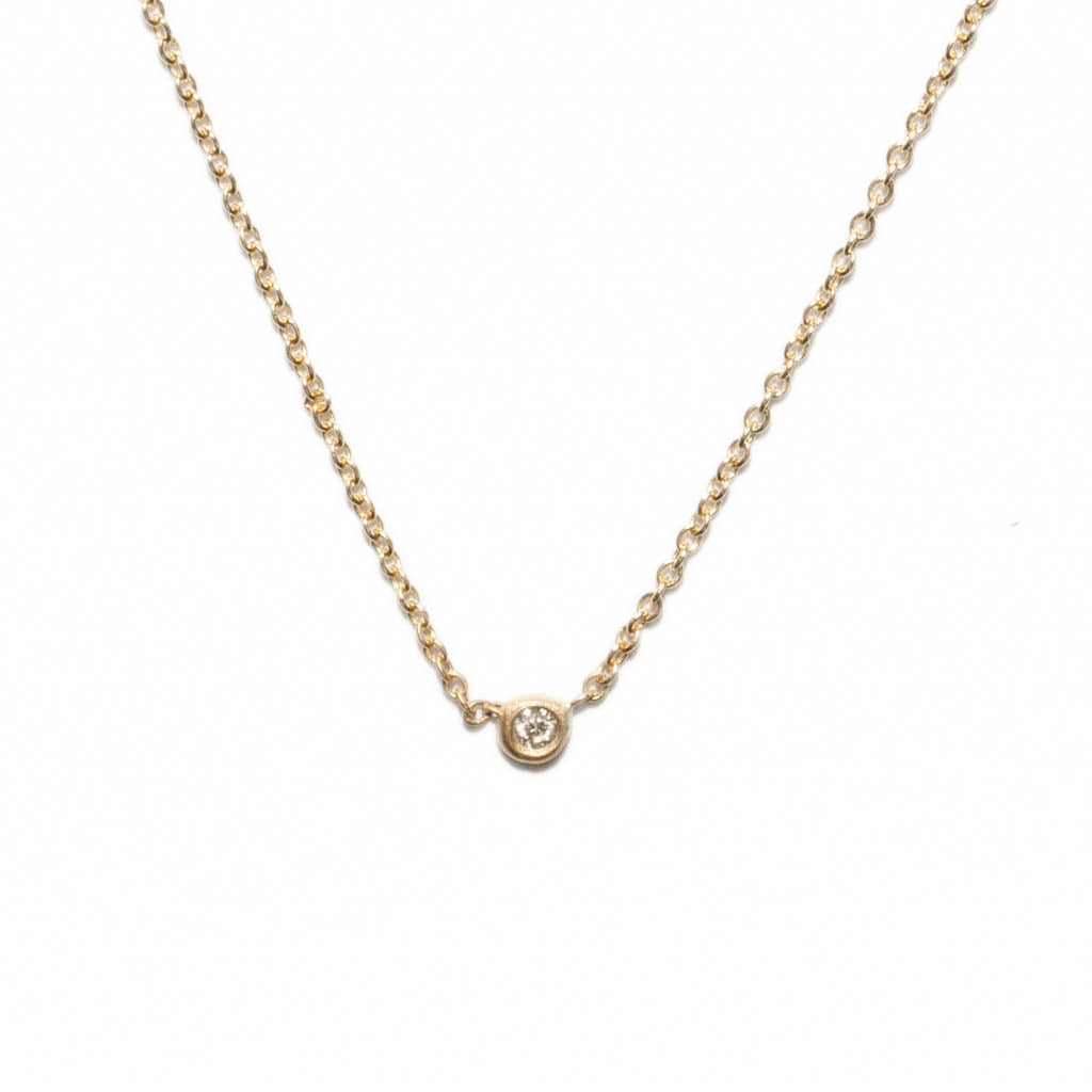 <!--NK700dia-->itty bitty circle necklace with diamond