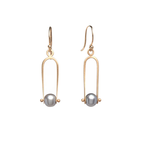 <!--ER938-->deco pearl arch earrings